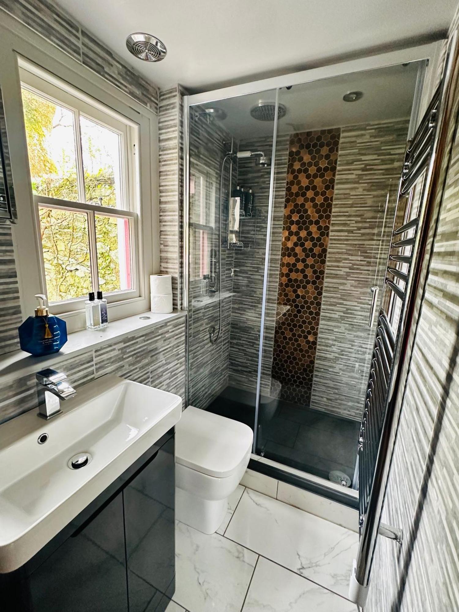 Tiny Romantic Retreat With Hot Tub On A Country Estate Near Cardigan Bay In Eryri Snowdonia Llanbedr  Kültér fotó